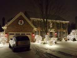 custom-christmas-lighting-naperville
